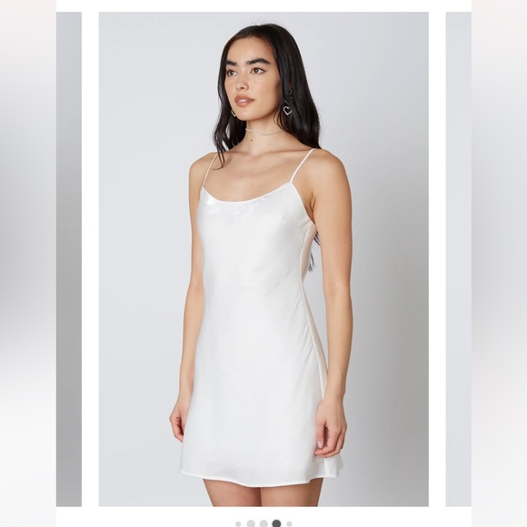 Silky nude mini dress - Picture 4 of 4